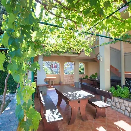 In With Balcony, Air Condition, Wifi Apartman Lopar