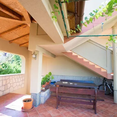 In With Balcony, Air Condition, Wifi Apartman Lopar