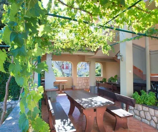 In With Balcony, Air Condition, Wifi Apartment Lopar