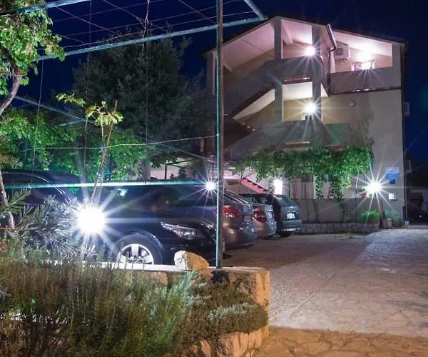 Apartment In With Balcony, Air Condition, Wifi